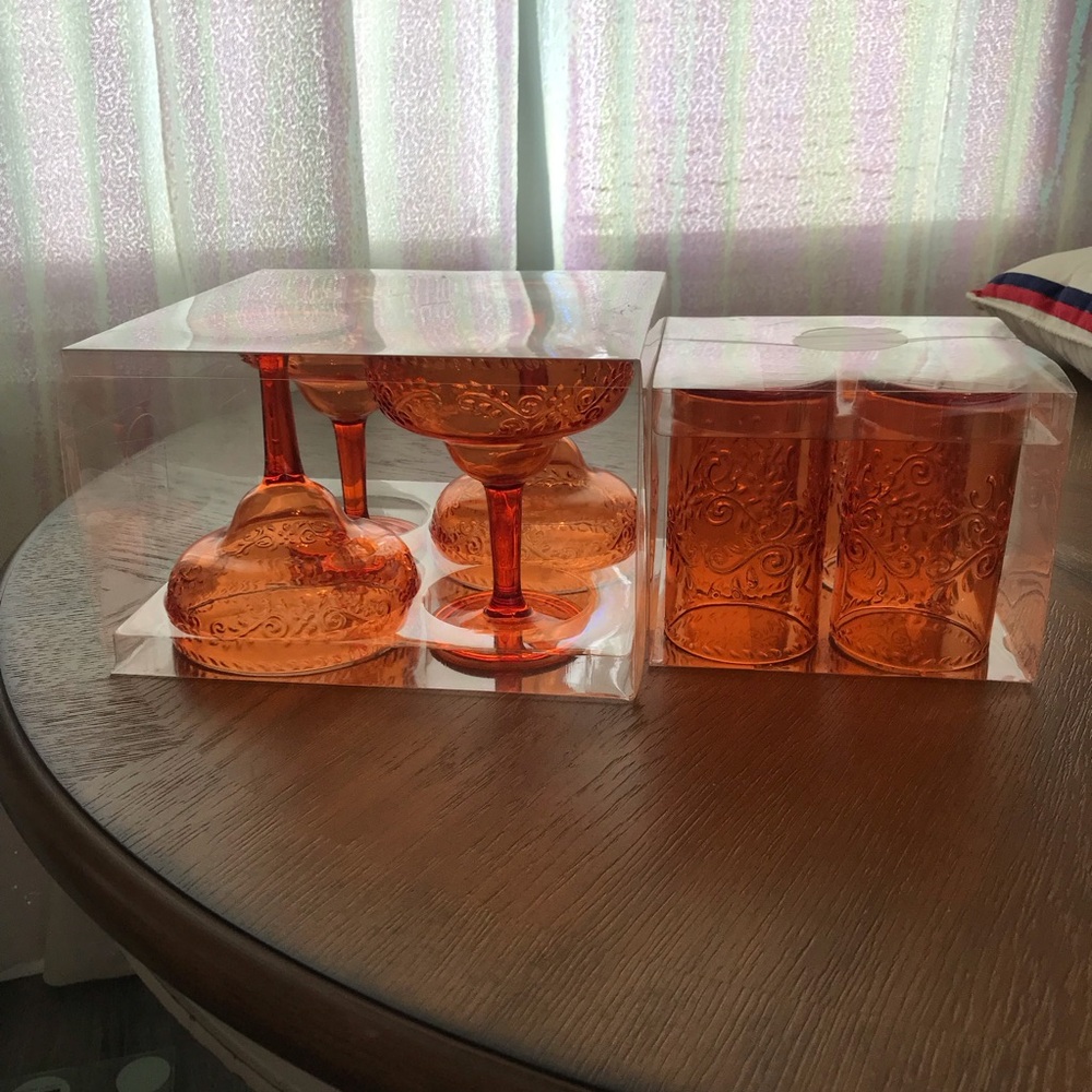 BRAND NEW SUMMER ORANGE MARGARITA PLASTIC GLASSES & TEA GLASSES SET OF 4 EA NWT